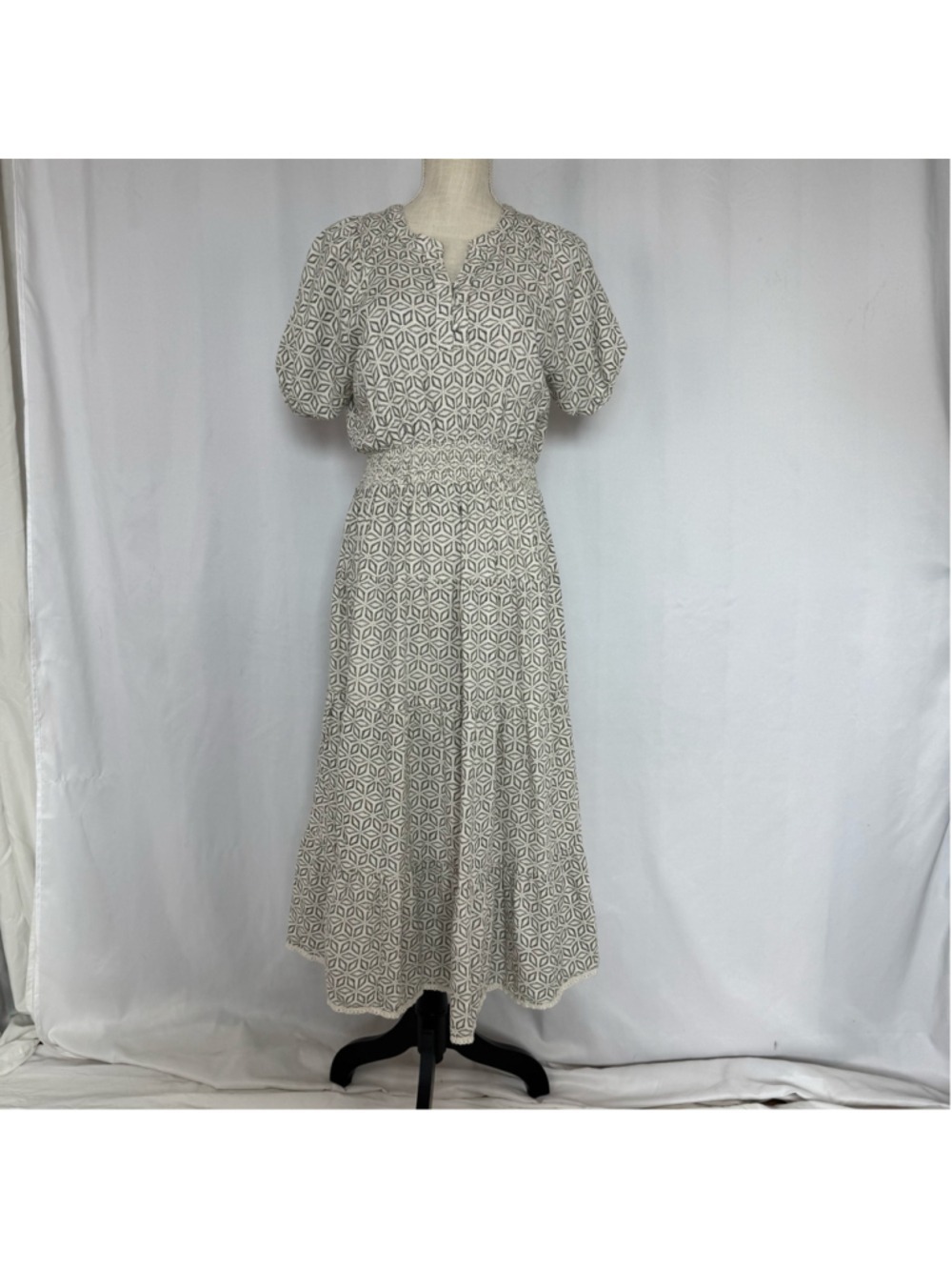dRA Los Angeles Anthropologie
Dress Midi Length Sz M